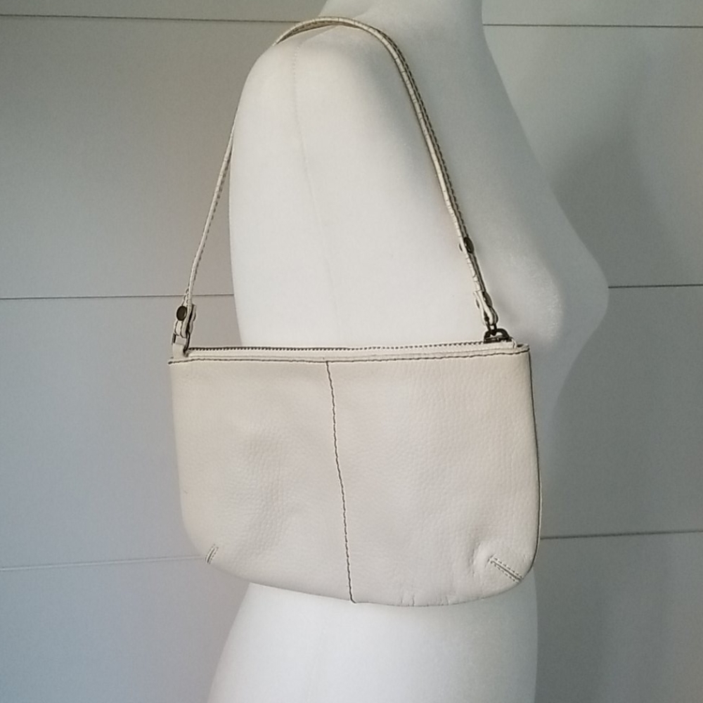 Gap Beige Pebbled Leather Purse Clutch Wristlet